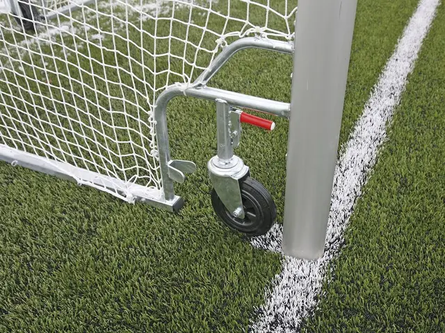 Smartlift fotballmål 9'er B600 x D200/80 x H220 cm 