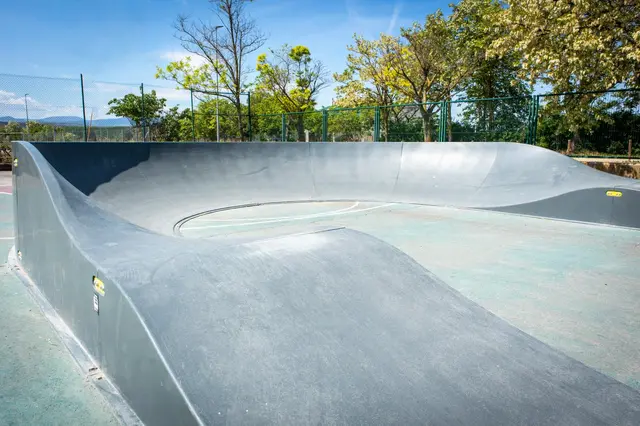 Pumptrack 16 m L723 x B646 x H89 cm 