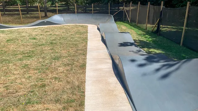 Pumptrack 53 m L1846 x B1685 x H89 cm 