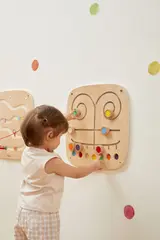 Veggleke sensorisk lek B40 x D3 x H40 cm