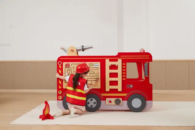 Brannbil lekemøbel B150 x D102 x H109 cm 