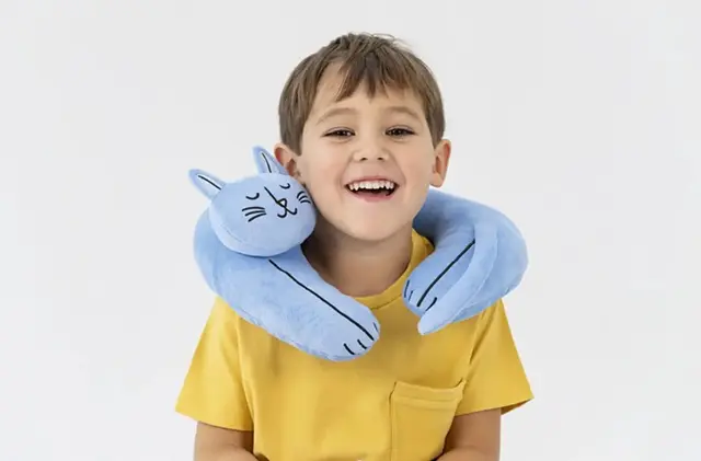 Vektet nakkepute katt L31 x B47 cm 