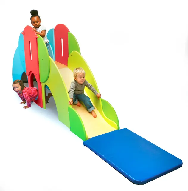 Aktivitetssenter Trapp, platform, sklie og matte 