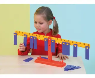 Matematikkvekt B65,5 x H22 cm