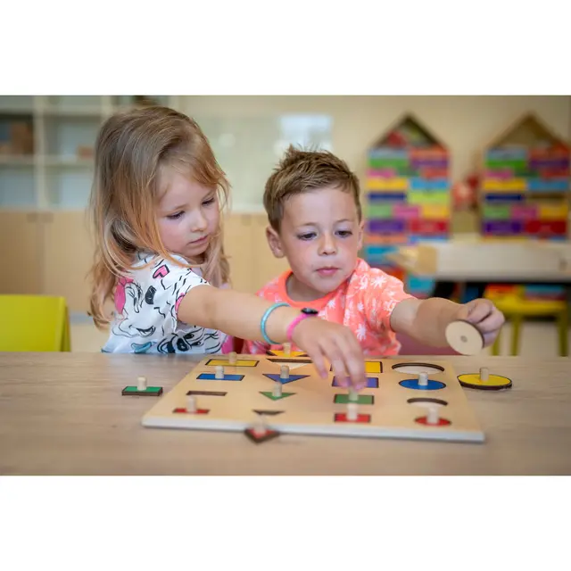 Puslespill geometriske former 16 brikker 