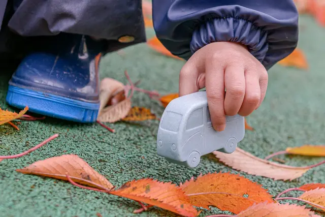 Biler i stein L6-8 cm, 8 stk 