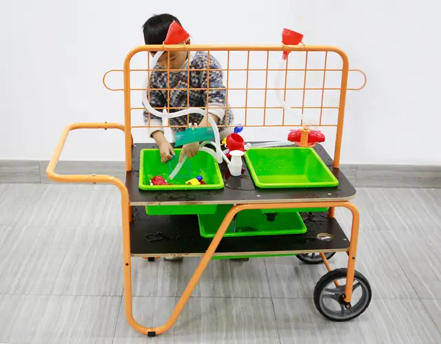 Sand- og vannbord mobilt B80 x D57,5 x H100 cm 