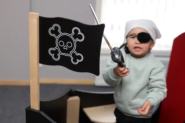 Piratskip L120 x B80 x H100 cm 