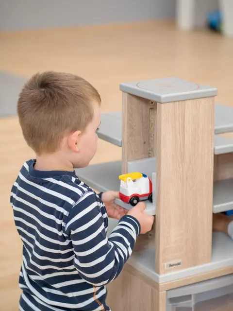 Educasa parkeringshus B66 x D40 x H44 cm 