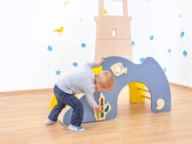 Educasa fyrtårnsklie B119 x D57 x H140 cm 