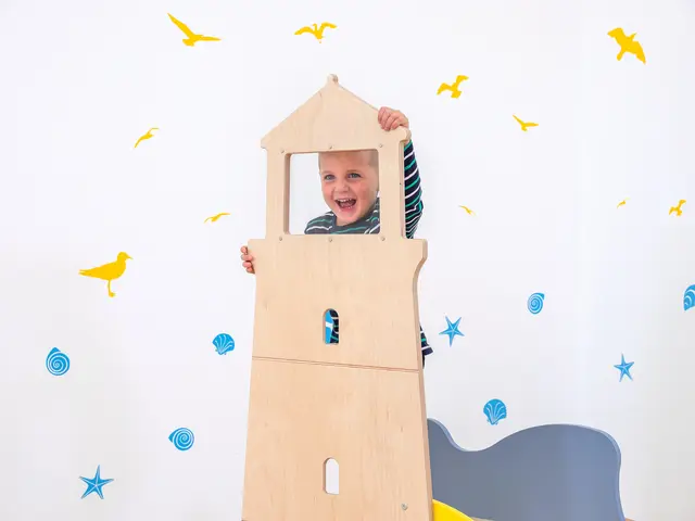 Educasa fyrtårnsklie B119 x D57 x H140 cm 