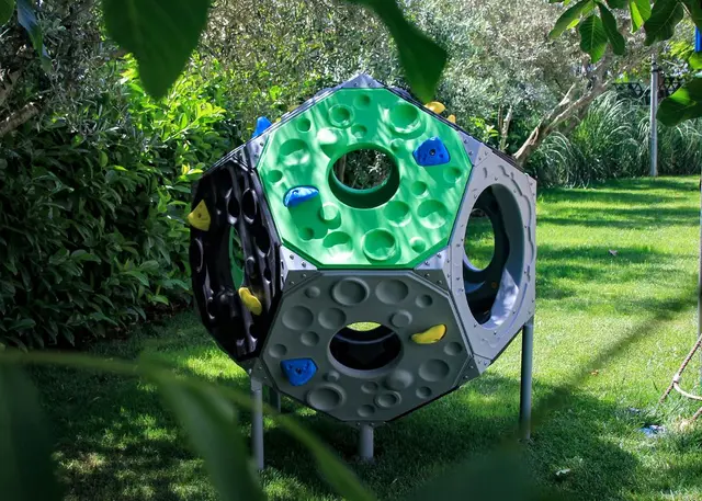 Astero 2 klatrepolyhedron L185 x B130 x H235 cm 