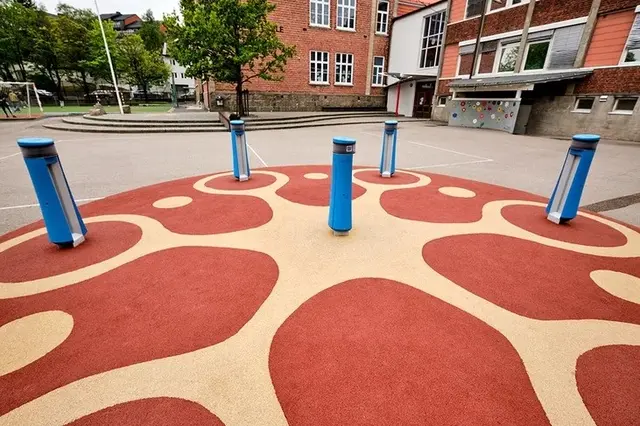 Helstøpt fallunderlag EPDM Fallhøyde 150 cm 