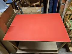 Lyddempende bord rød L120 x B80 x H73 cm