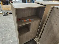 Towerskap med uttrekk B40 x D80 x H123cm