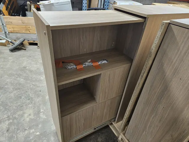 Towerskap med uttrekk B40 x D80 x H123cm 