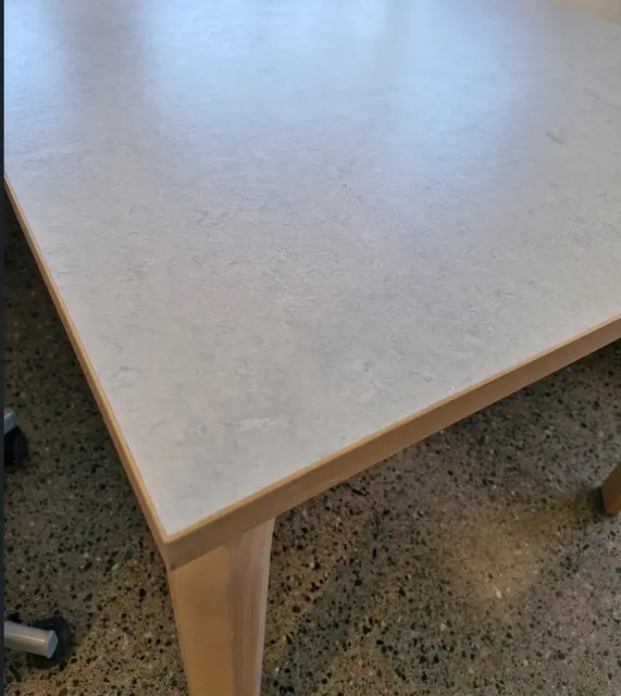 Albert bord med støydempende linoleum L160 x B90 x H72 cm 