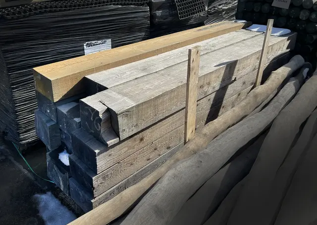 Kantavgrensning i lerk L270 x B26 x H16 cm 