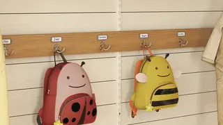 Mona Plus kroklist med navnskilt B25 cm per rom