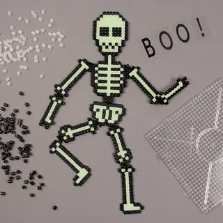 Selvlysende skjelett av perler- idépakke