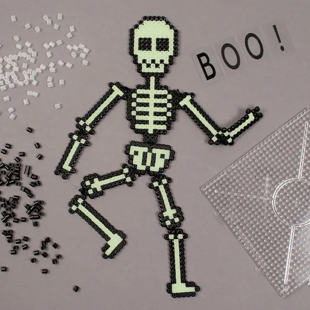 Selvlysende skjelett av perler- idépakke 