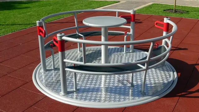 Yugo 2 universal karusell L220 x B220 x H79 cm 