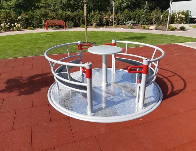 Yugo 2 universal karusell L220 x B220 x H79 cm 