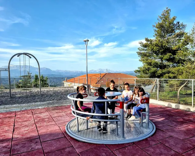 Yugo 2 universal karusell L220 x B220 x H79 cm 