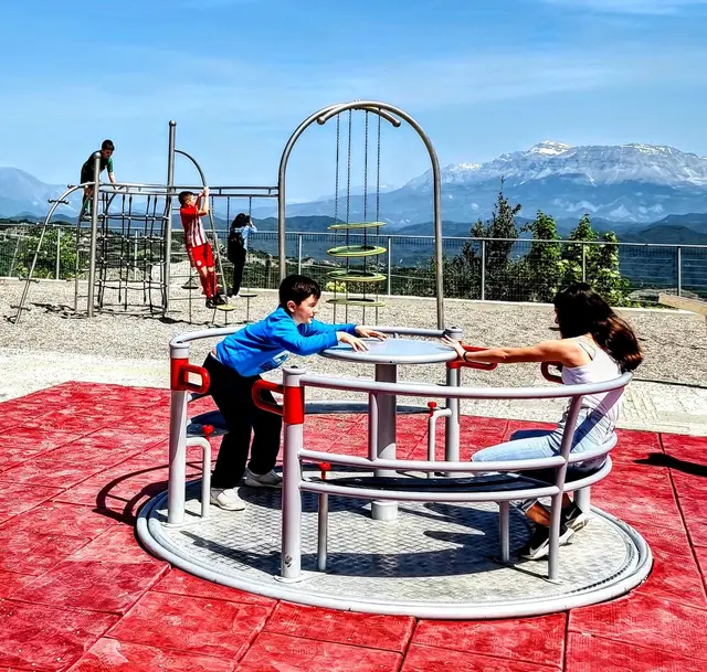 Yugo 2 universal karusell L220 x B220 x H79 cm 