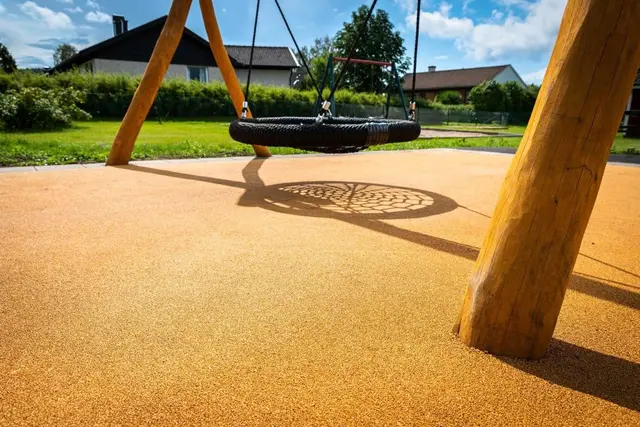 Helstøpt fallunderlag kork 135 mm Fallhøyde 280 cm 