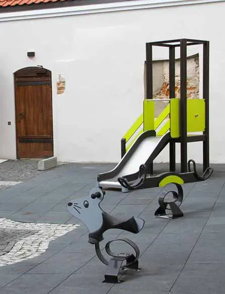 Finno Vippe mus L76 x B59 x H81 cm 