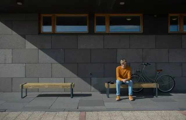 Momentum benk L180 x B46 x H45 cm 