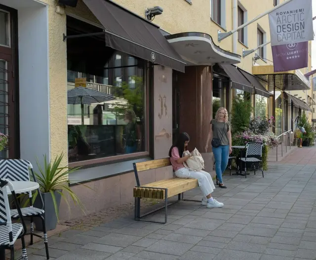 Momentum benk med rygg L180 x B58 x H77 cm 