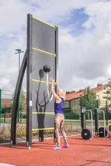 Medicine Ball Throw L78 x B149 x H412 cm