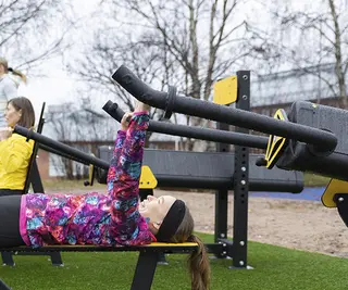 SISU bench press L313 x B117 x H150 cm