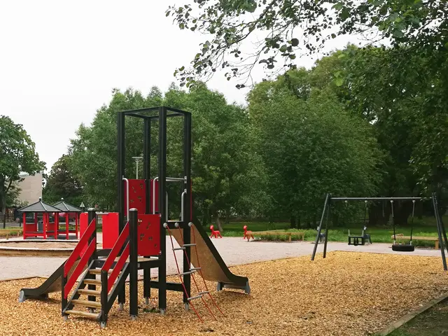 Finno Aktivitetstårn L505 x B345 x H332 cm 