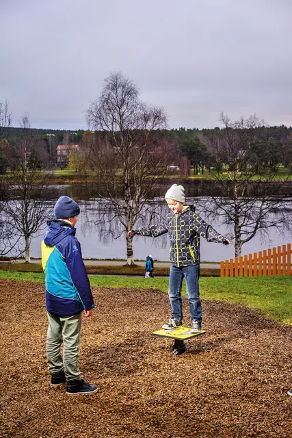 Vippe Rocker L40 x B40 x H23 cm 