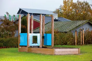 Finno Sandkasse med lekehus L190 x B332 x H232 cm