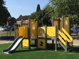 Finno Lekeslottet L519 x B417 x H229 cm