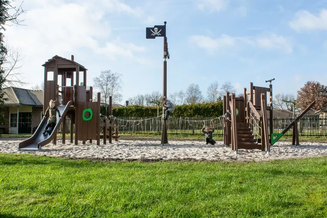 Flora Millicent ship brun L1230 x B704 x H417 cm 