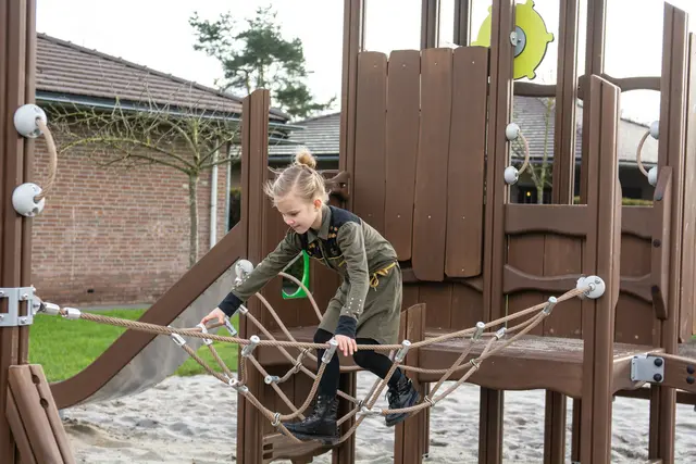 Flora Millicent ship brun L1230 x B704 x H417 cm 