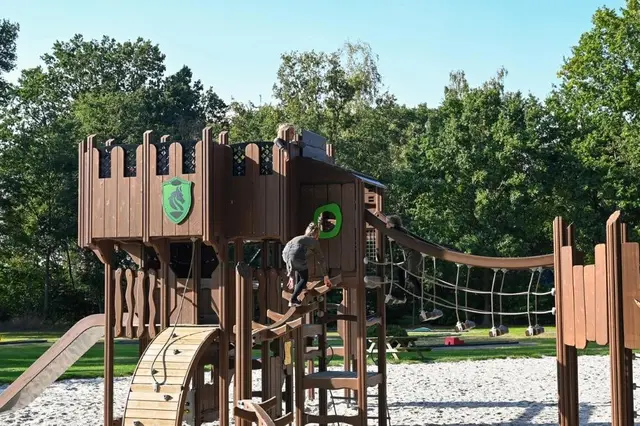 Flora Maximus festning brun L2482 x B1429 x H386 cm 