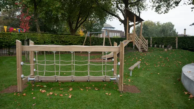 Flora tømmerbroen natur L249 x B89 x H130 cm 