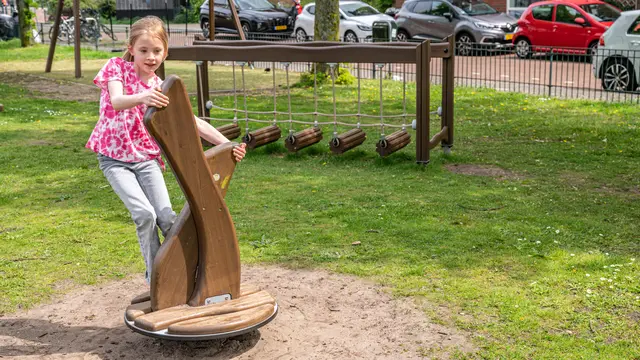 Flora alvens karusell brun L64 x B64 x H112 cm 