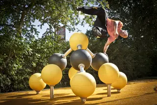 Cloxx Parkour pyramid climber L251 x B234 x H151 cm