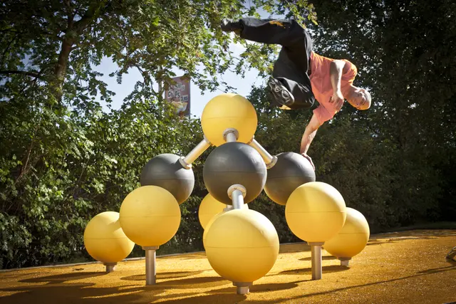 Cloxx Parkour pyramid climber L251 x B234 x H151 cm 