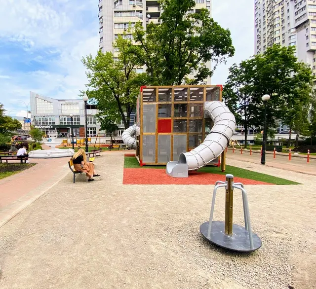 Halo super cube L995 x B538 x H439 cm 