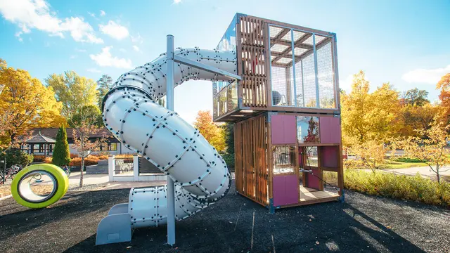 Halo Cubic L662 x B460 x H537 cm 