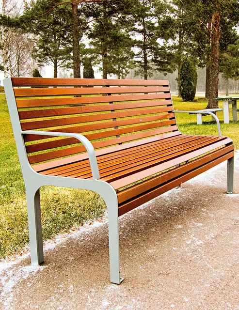 Nonstop Talking benk med armlene L180 x B64,5 x H90 cm 