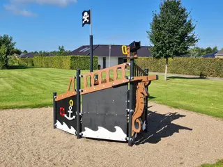 Sixtus stor baugseksjon med ror og mast L385 x B220 x H285 cm